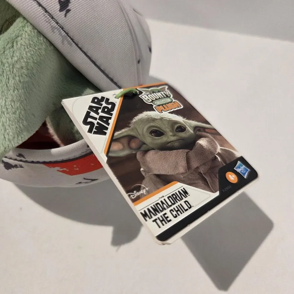 Star Wars Mandalorian The Child Bounty Collection Hideaway Plush Toy Baby Yoda